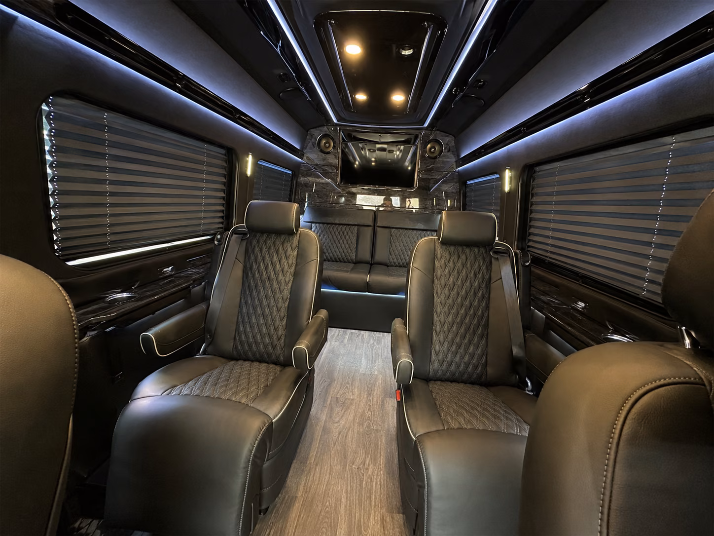 find the perfect transportation for your next airport transfer 1