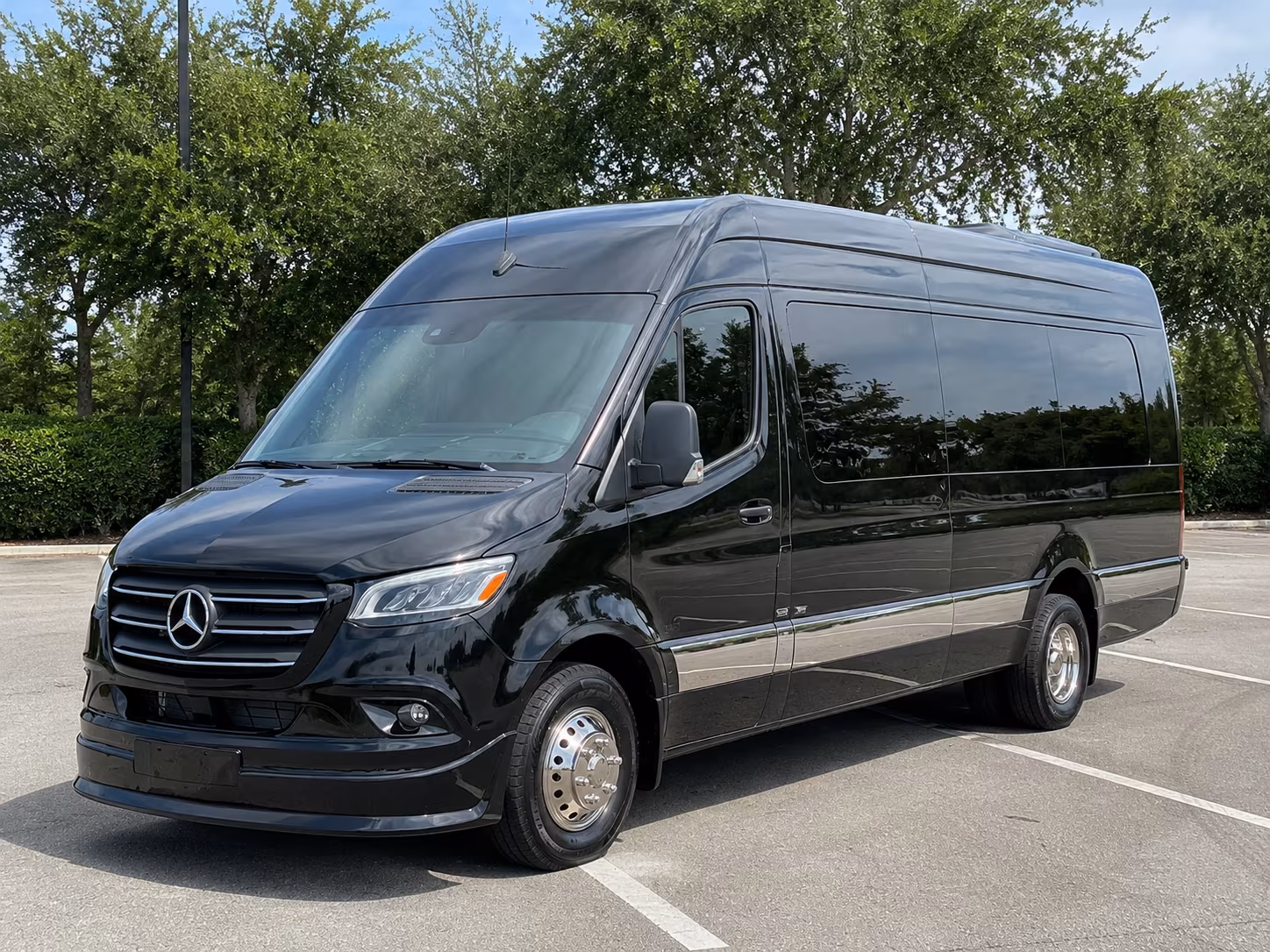 find the perfect transportation for your next airport transfer 5